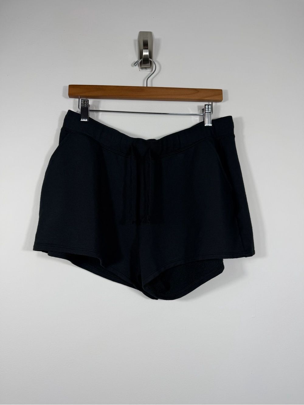 Quince Women’s Black Fleece Lounge Shorts Pull On Athleisure Size L
